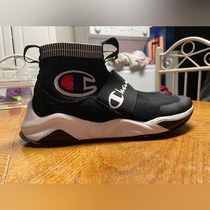 champion black rally pros ; seven youth - fits 8.5 women's & 7 mens